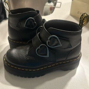Devon heart leather platform boots- Doc Martens